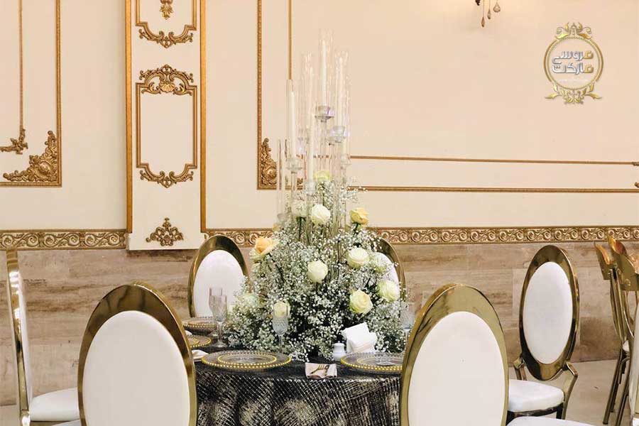 میز آرایی لوکس در باغ تالار عمارت یسنا برای مراسم عروسی