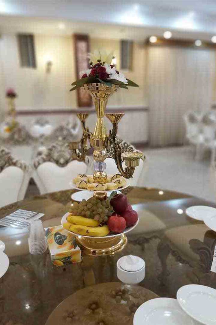 میز ارایی در تالار پذیرایی الماس شهر