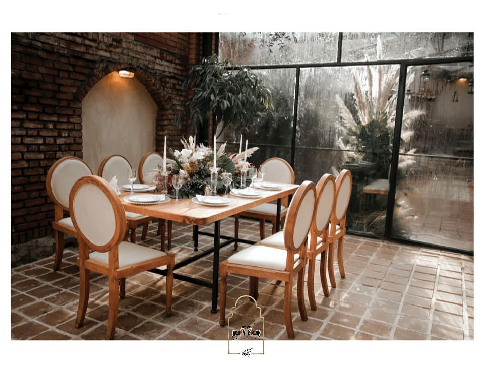 میز میهمان عمارت بارگه