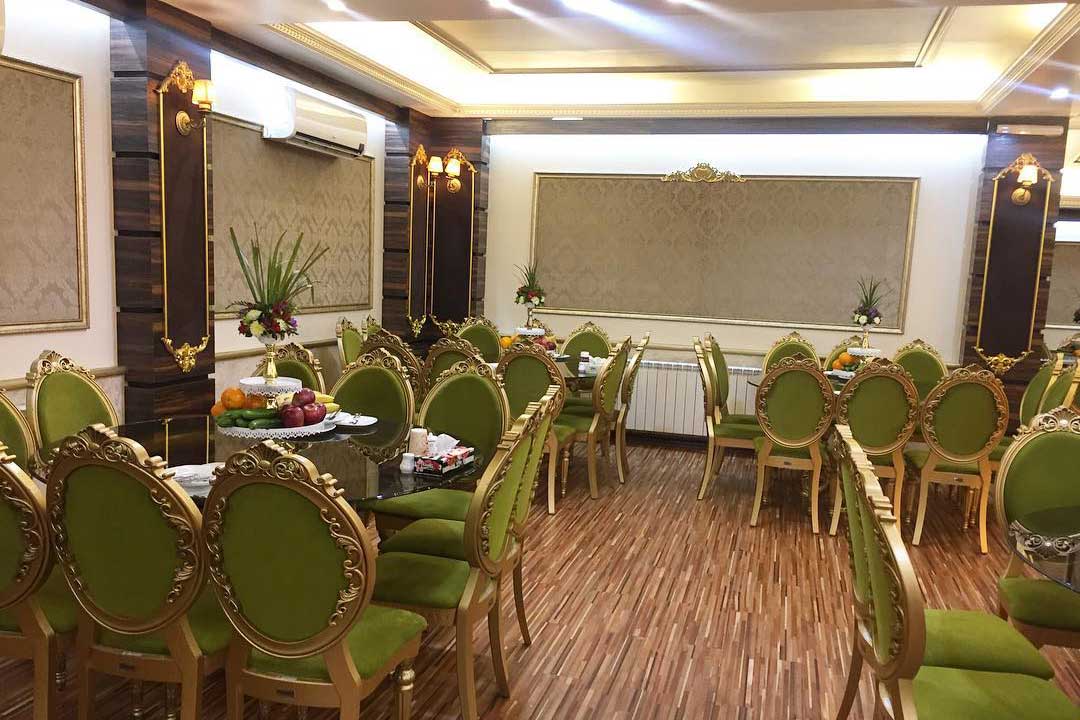 میزآرایی در تالار پذیرایی شیان سرخه حصار