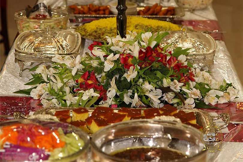گل آرایی میز شام تالار پذیرایی صدف