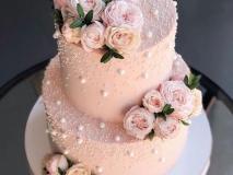 کیک دوطبقه صورتی