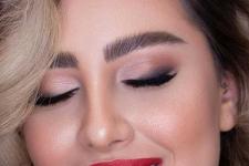 تصویر بند انگشتی میکاپ کلاسیک