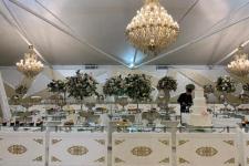 تصویر بند انگشتی میز سلف‌سرویس با تنوع غذایی و دیزاین شیک در باغ تالار سعادت